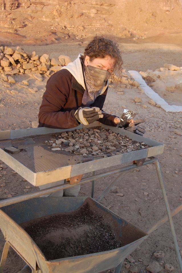 Laura Zucconi working in Timna