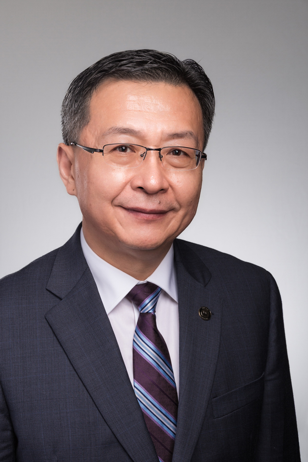 Dennis Yu Headshot