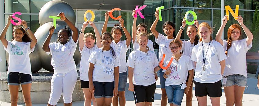 Elementary students in front of Stockton's Science Center