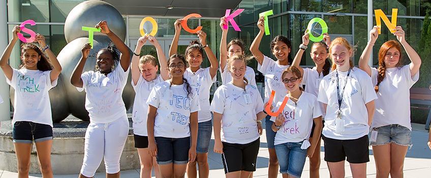 Elementary students in front of Stockton's Science Center