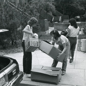 students moving in