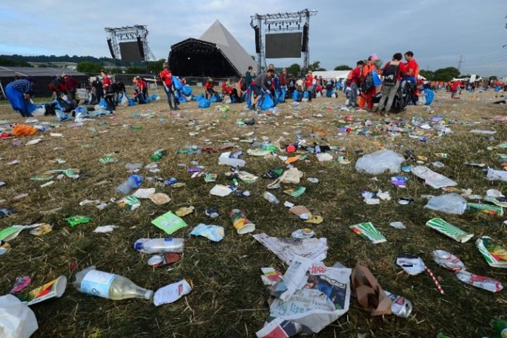 Glastonbury is the largest music festival to ban the sale of single-use plastic bottles. Will others follow suit? MARK LARGE/REX/SHUTTERSTOCK