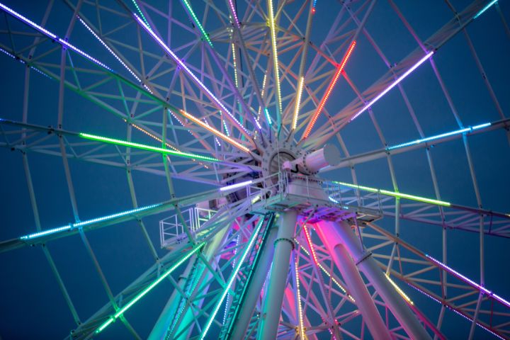 Steel Pier Ferris Wheel lit up at night