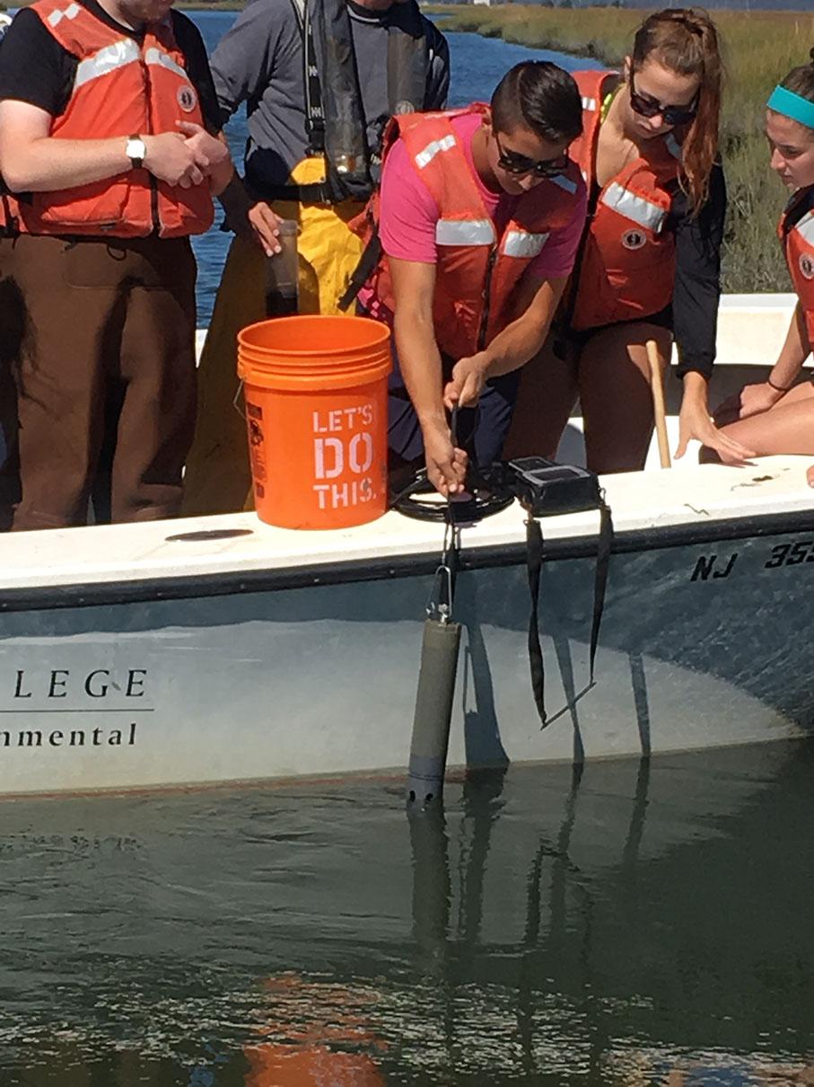 Image of ater quality data is collected during a sampling trip, Great Bay, NJ