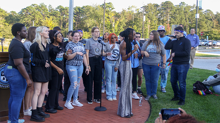 Stoktones, a noncompetitive co-ed acapella group