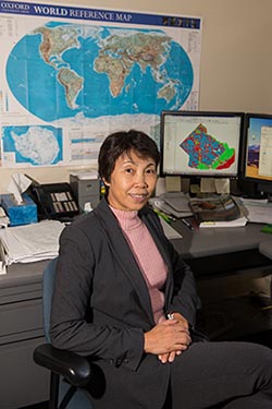 Image of Dr. Weihong Fan, Professor of Environmental Studies