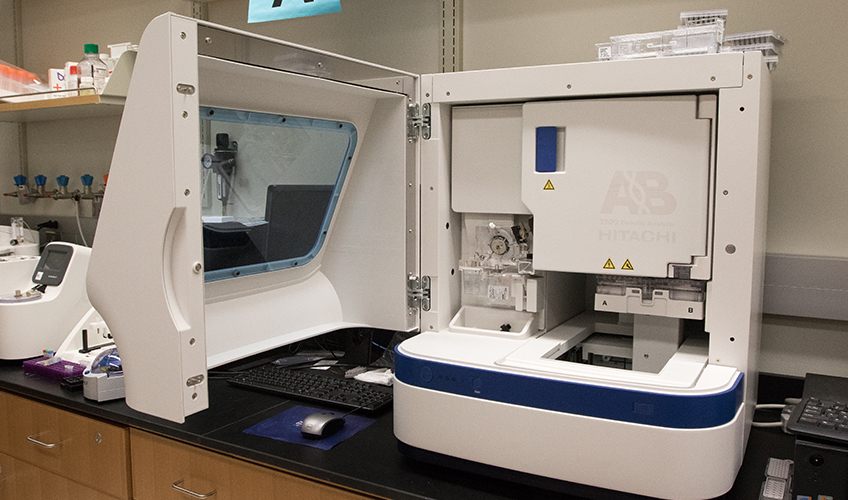 Image of the Hitachi 3500 Applied Biosystems Genetic Analyzer