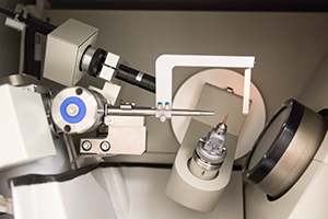 IMage of Rigaku XtaLAB mini X-Ray Diffractometer (single crystal)