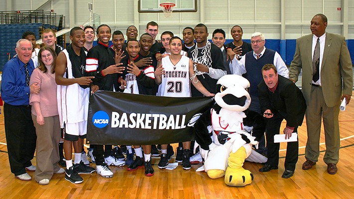 Men’s Basketball Program