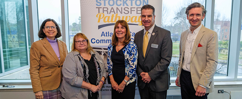Vice President for Academic Affairs Michael Palladino makes agreement with Atlantic Cape 