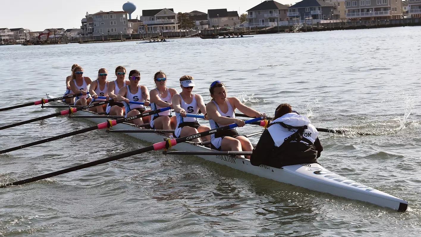 women’s rowing team