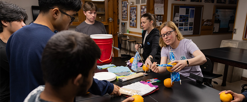 Students Get Hands-On Look at Marine Field Station's Work