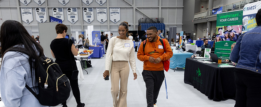 students at career fair