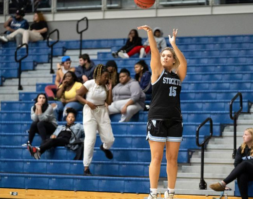 women's basketball player