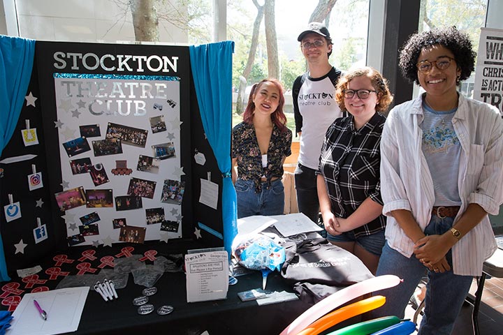 Students at Get Involved Fair