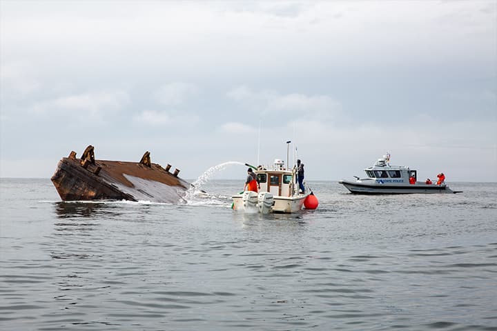 Boat sinking Boat sinking